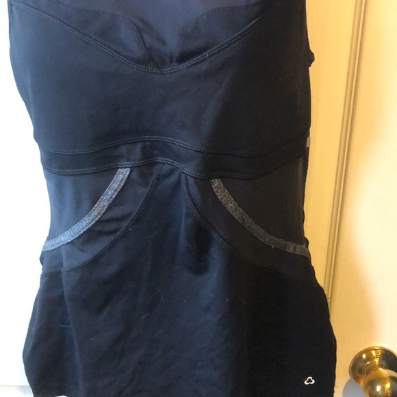 Titika Tank Top with inserts. Size 6 - Picture 2 of 10